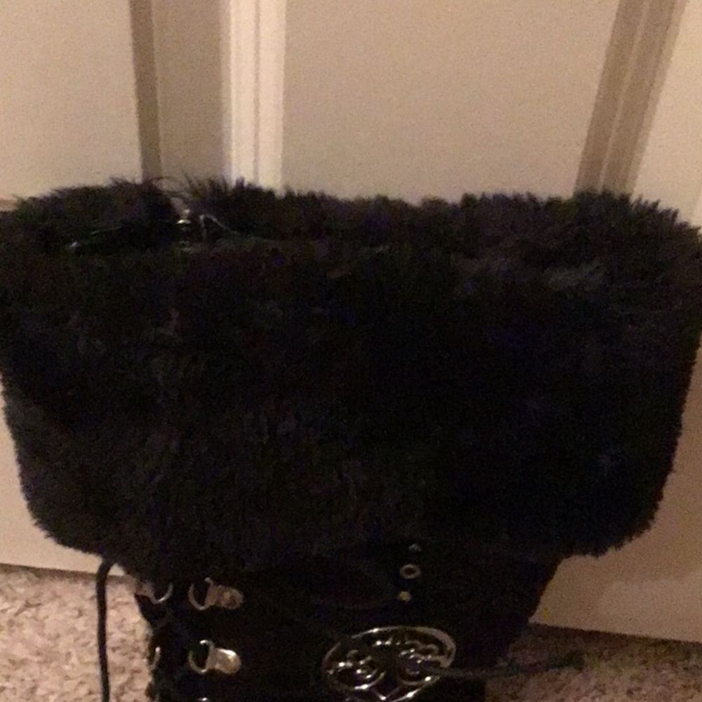 Boots - Picture 4 of 5